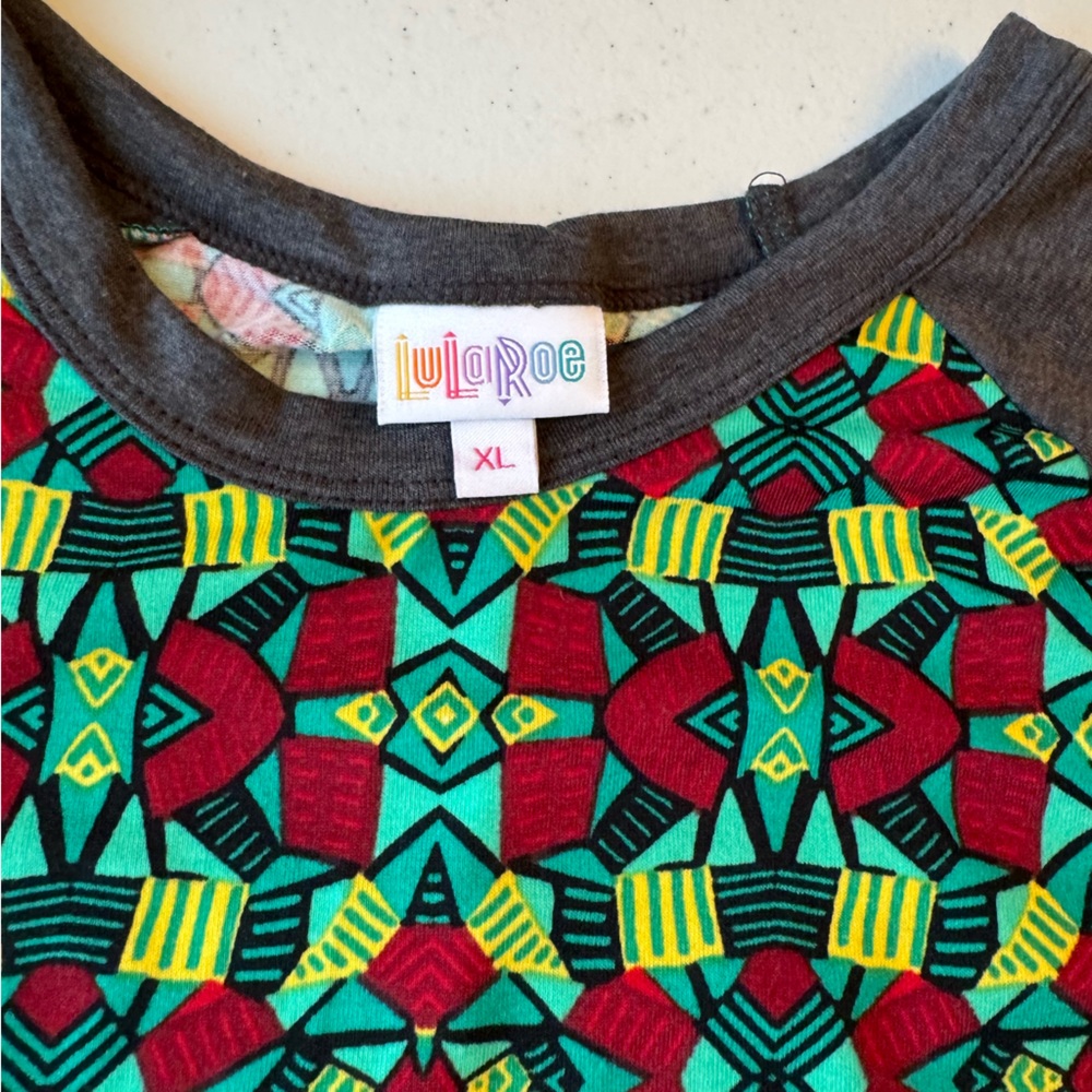 LuLaRoe NWT Randy Tee - Picture 4 of 5